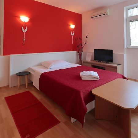 Apartments Lola Novalja Εξωτερικό φωτογραφία