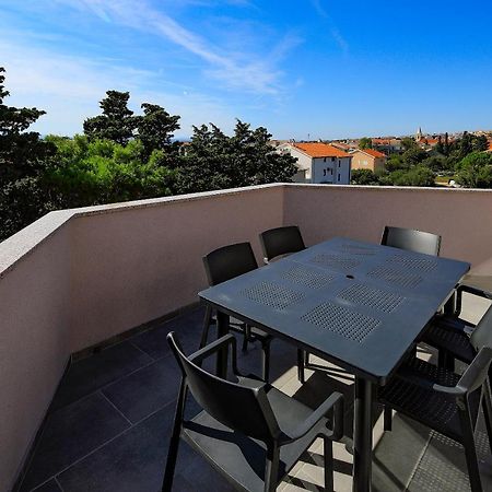 Apartments Lola Novalja Εξωτερικό φωτογραφία