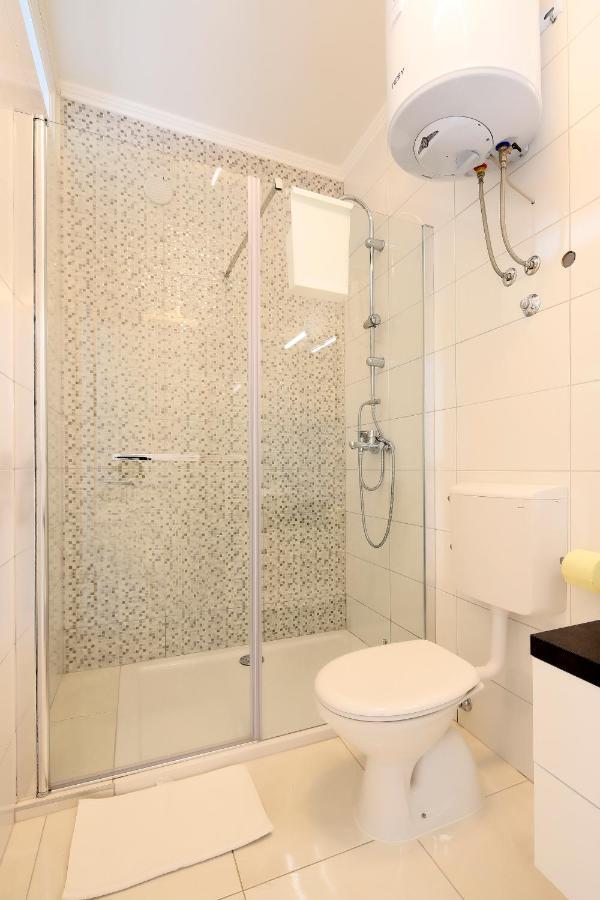 Apartments Lola Novalja Εξωτερικό φωτογραφία