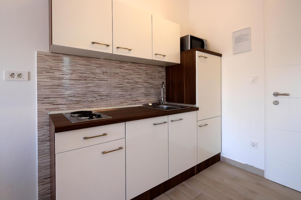 Apartments Lola Novalja Εξωτερικό φωτογραφία