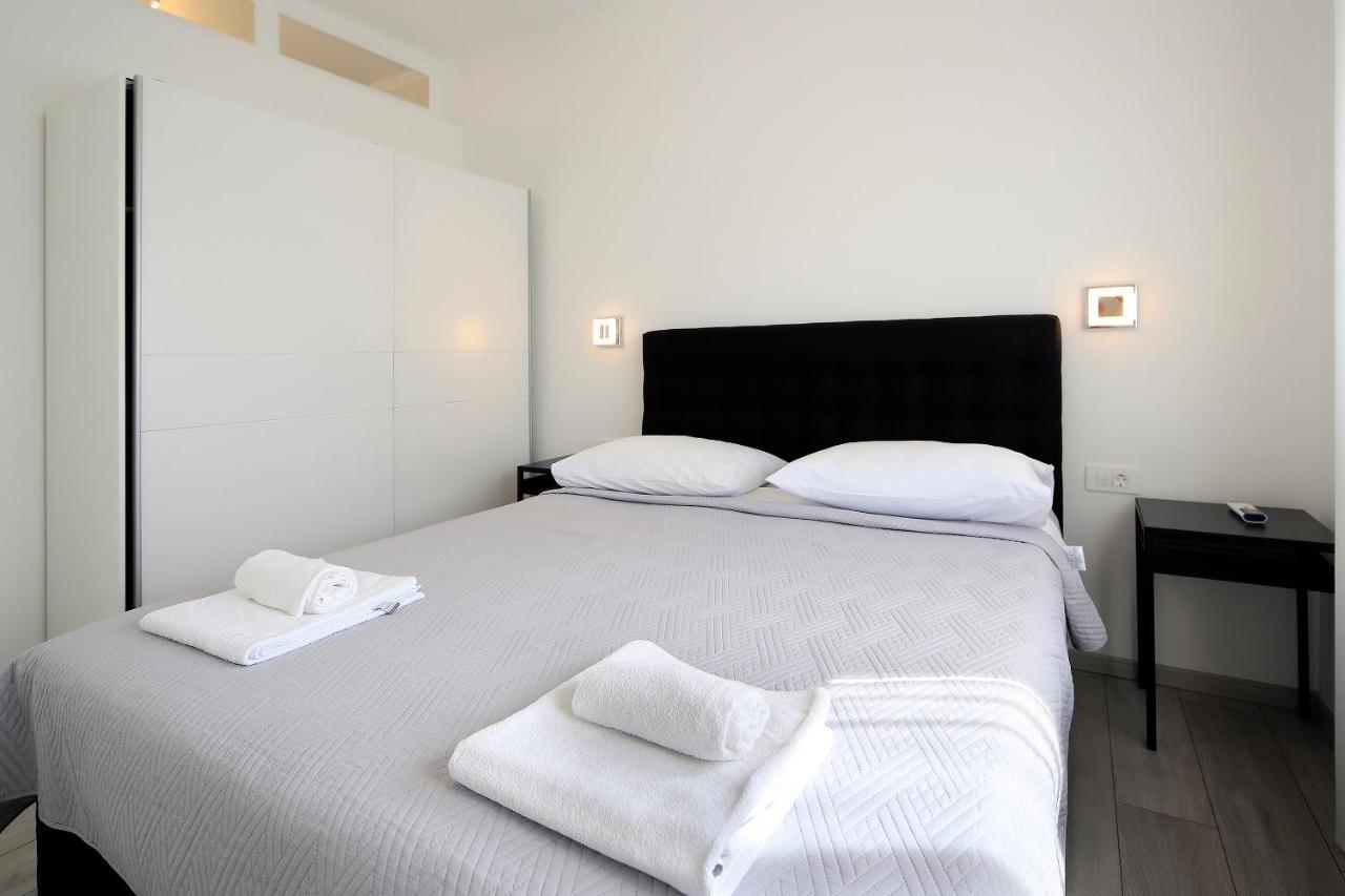 Apartments Lola Novalja Εξωτερικό φωτογραφία