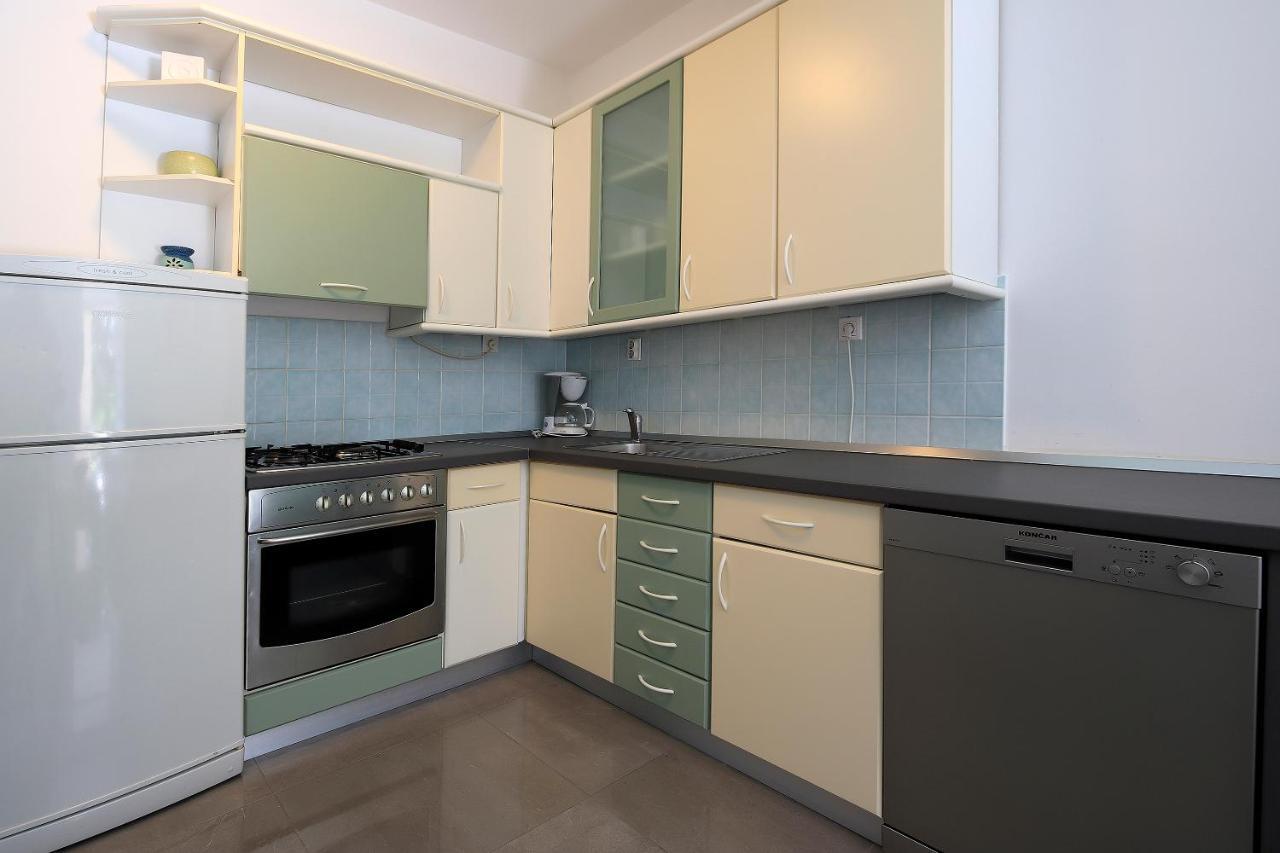 Apartments Lola Novalja Εξωτερικό φωτογραφία