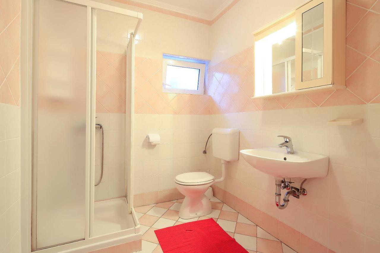 Apartments Lola Novalja Εξωτερικό φωτογραφία