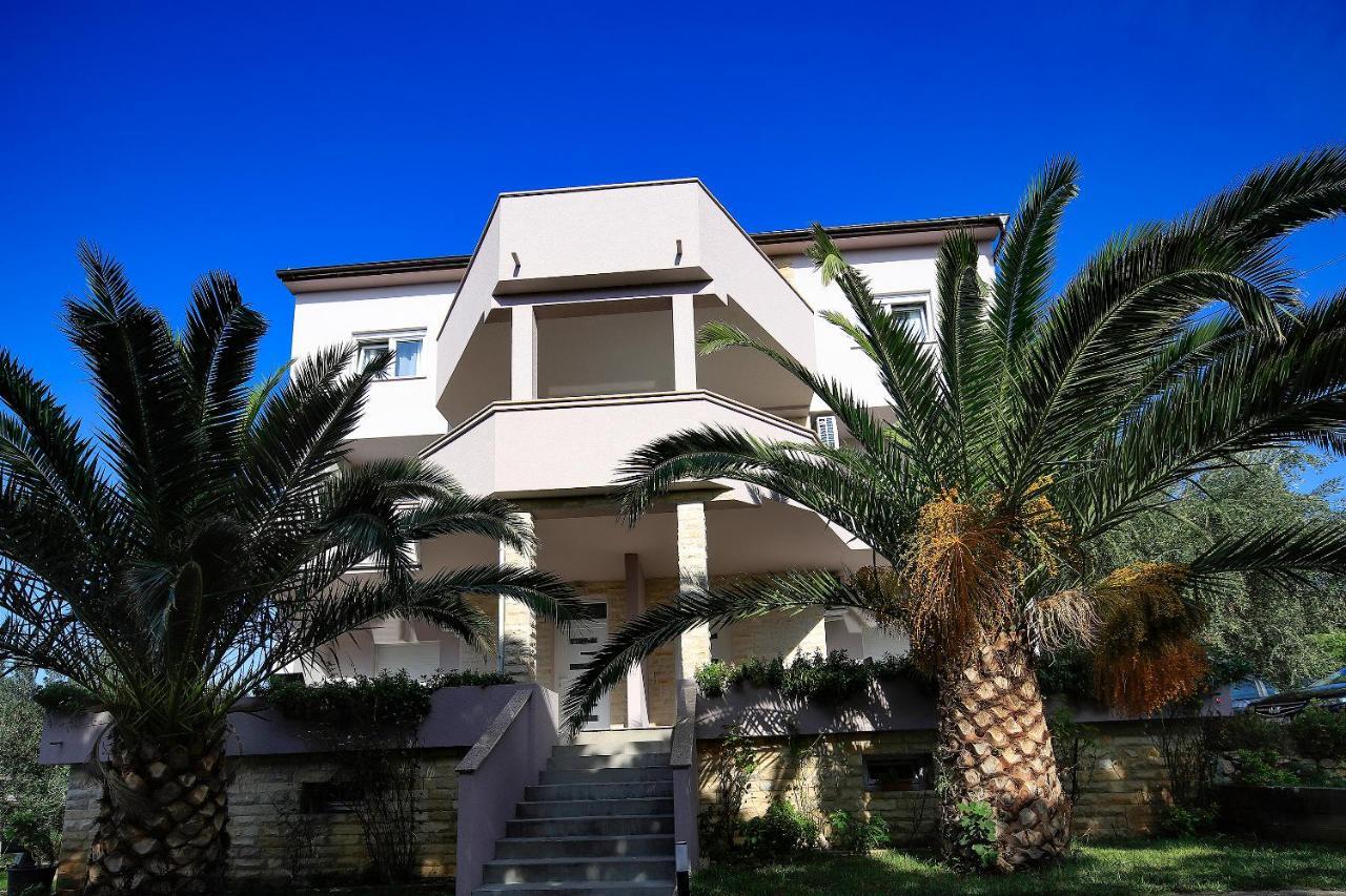 Apartments Lola Novalja Εξωτερικό φωτογραφία