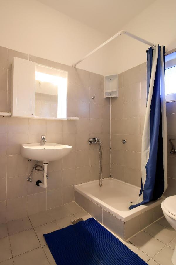 Apartments Lola Novalja Εξωτερικό φωτογραφία