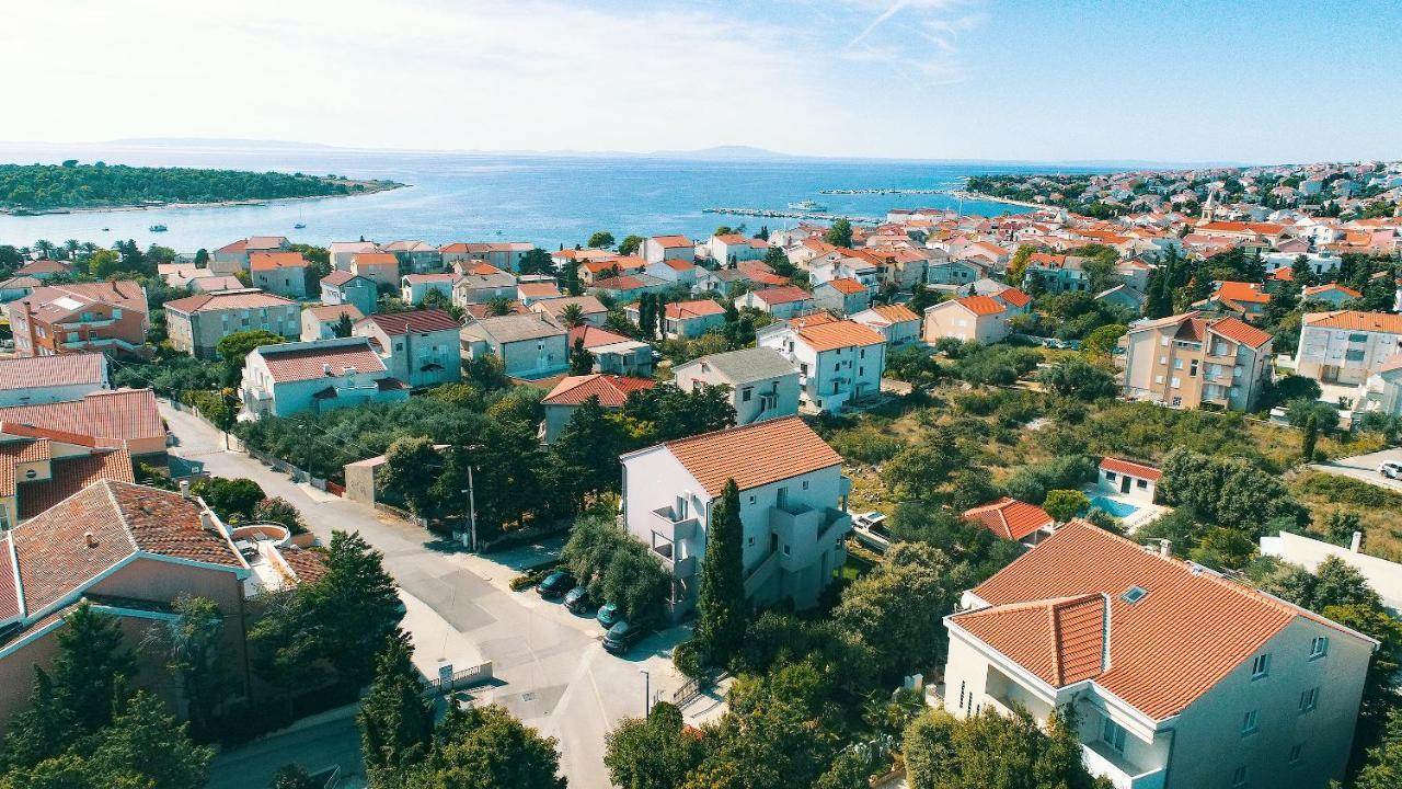 Apartments Lola Novalja Εξωτερικό φωτογραφία
